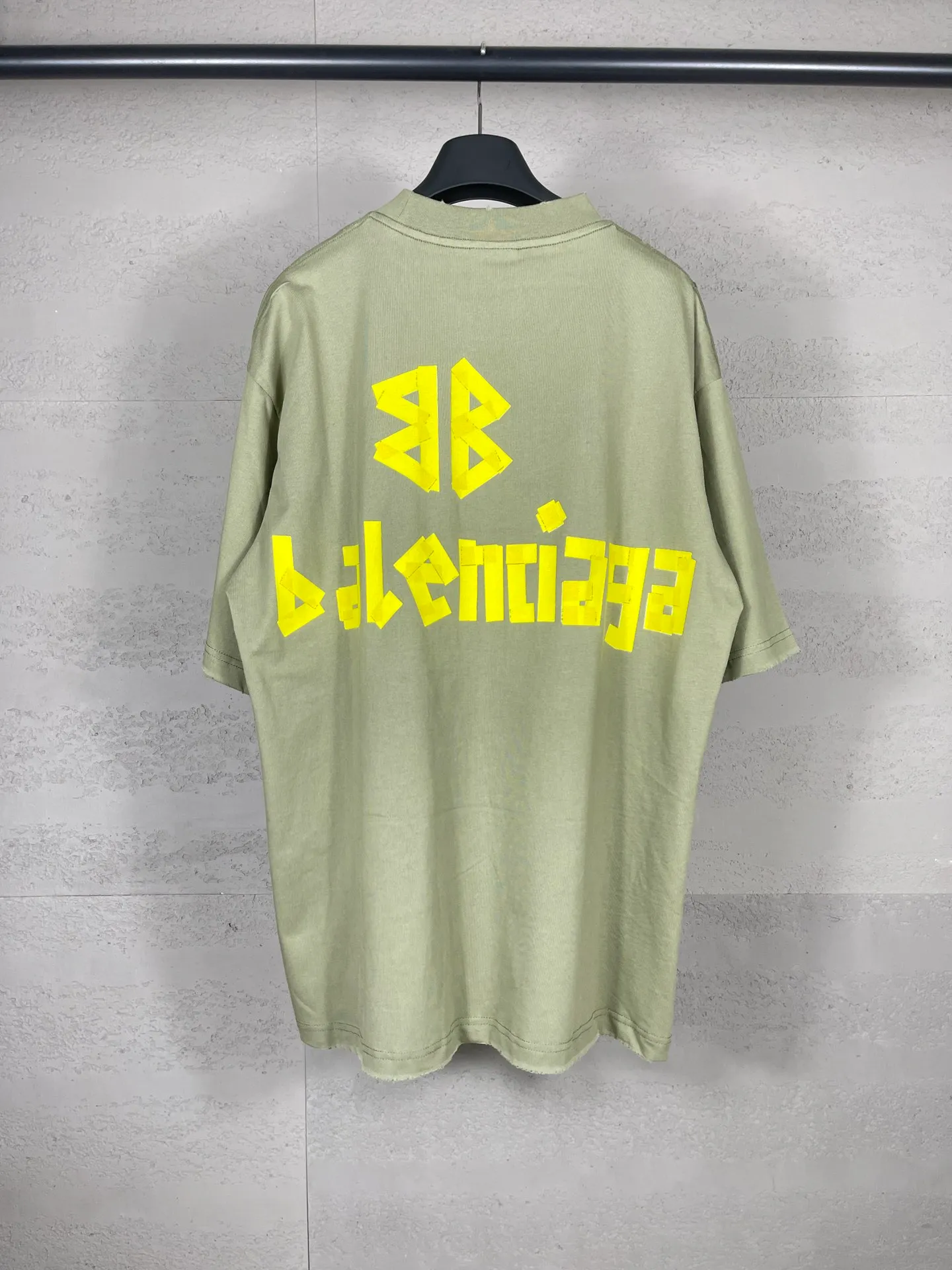 【 . Quality】BALENCI*GA/ .25ss Classic . T . . ZP . 260 ， . ， ， 。Classic . ， 。 . ， 。 ， ， 。 OS . Same Style。 ：BL 253632 ： ， Size：XS，S，M，L